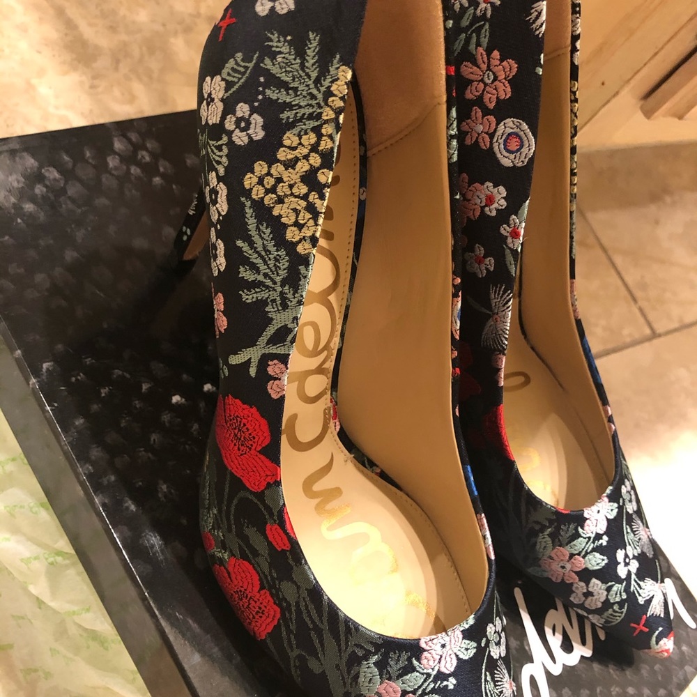 Sam Edelman Heels - Picture 3 of 9